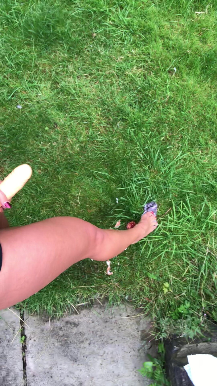 CALLIE ROKS: Clean My Mud Dirty Feet Slave