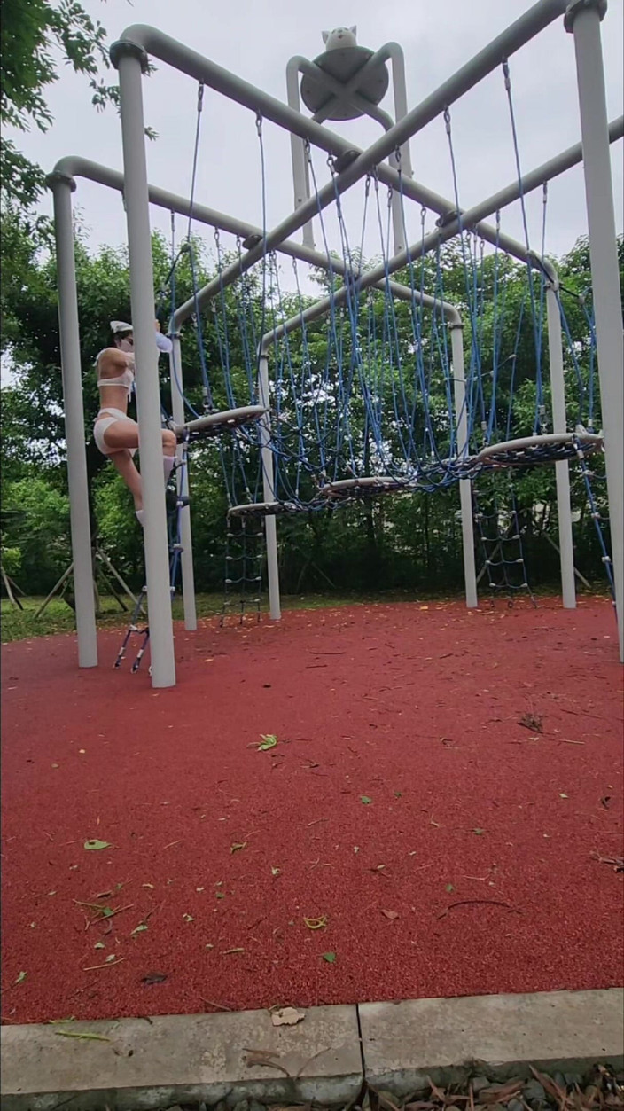 NotAFuta: Pembantu rumah pameran di Taman