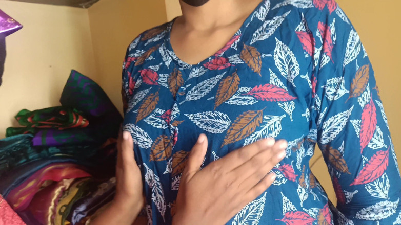 Laxi ammu: Une étudiante lesbienne avec sa demi-sœur