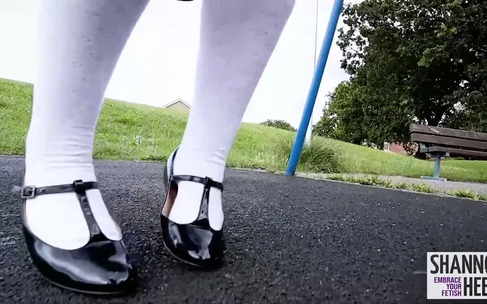 Shannon Huxley: Studentă masturbează mag Descoperire - Shannon Heels