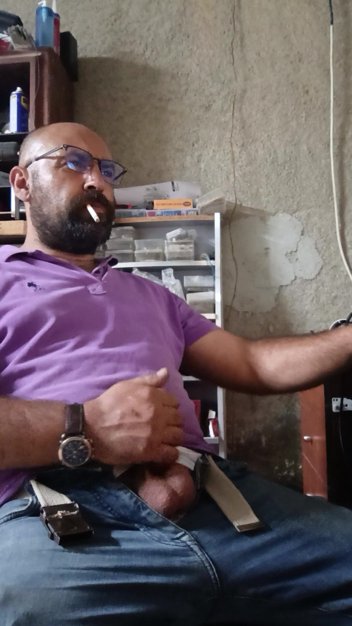 CenkAy: Mistr Medvěd stříká s cigaretou v ústech
