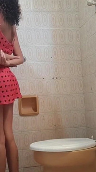 Meu Padrasto Entrou Furtivamente No Banheiro Para Me Foder 100% Anal