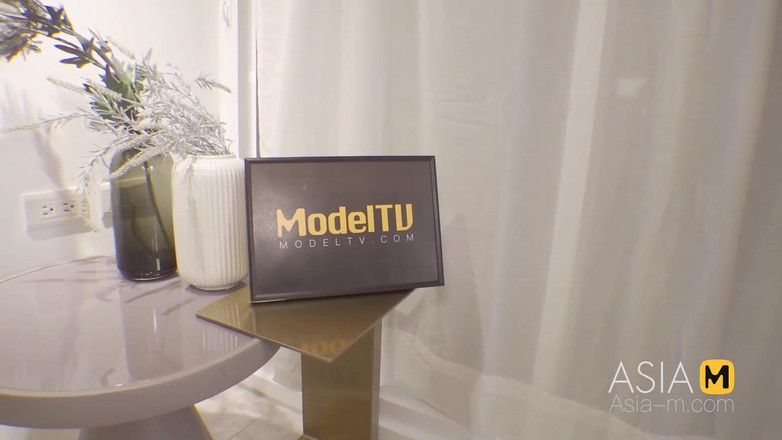 ModelMedia Asia: MDAG-0009 Caza callejera / Azafata delgada y guapa disfruta del placer...