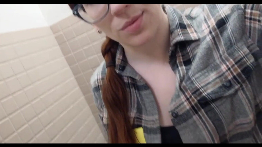 Golden Sprinkles Intimate Piss Compilation (Lily O'Riley : fetish redhead)