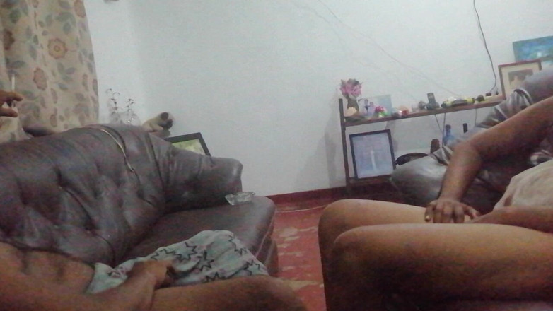 Tina Baby: 의붓딸을 위해 사롬 아래에서 놀고 있는 법의 거대한 자지의 아버지