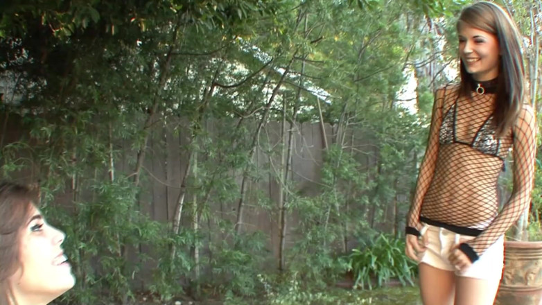 CBD Media: Zierlicher brünetter teenager hat heißen lesbischen sex mit ihrer heißen...