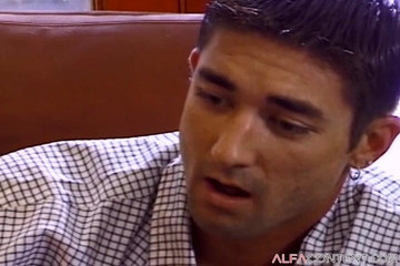 Horny MILFs: Může někdo konečně uspokojit tuto blonďatou děvku