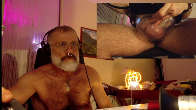 MusclesCigarsFFPig: น้ําเกลือ, ช่วยตัวเองด้วยแมนวัน และปั๊มถุงอัณฑะและทอร์