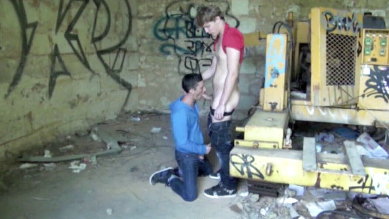 Gaybareback: Twink ošukaná Kameronem Frostem