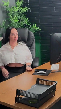 Iluvshauna Fucked on the Desk at Work Bts