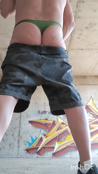 Morbosete000: Pisciare All'aperto E Mostrare Perizoma