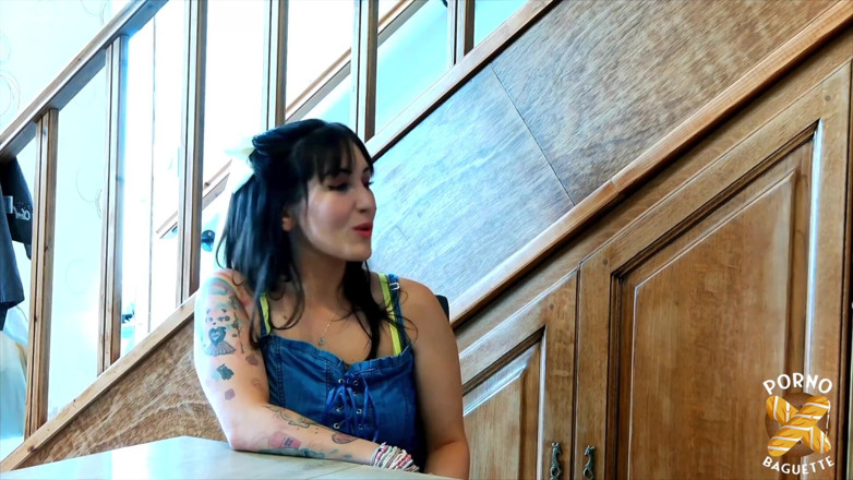 Porno Baguette: Tutty, Real Bombshell, Loves Eating Cocks