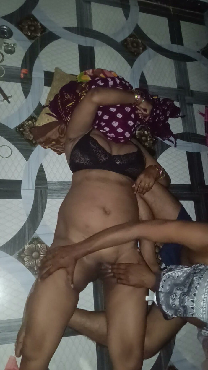Bhabhi UP: Cumnată, astăzi nu este fratele, dă-mi plăcere completă în seara asta