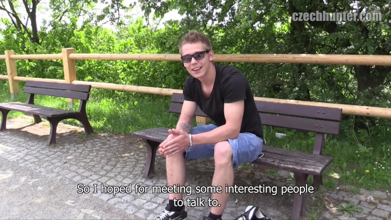 Czech Hunter: Cacciatore ceco - il giovane gay si stava rilassando nel parco...