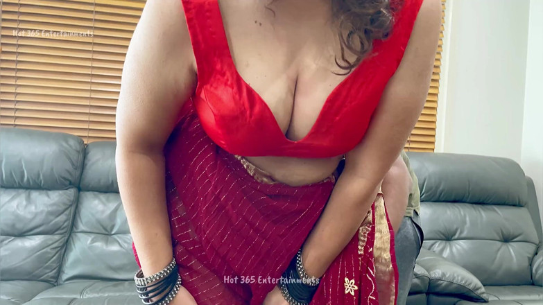 Hot 365 Entertainments: Hot Indian Couple Romantic Sex - Desi Wife Anal Fucked, Fingered...