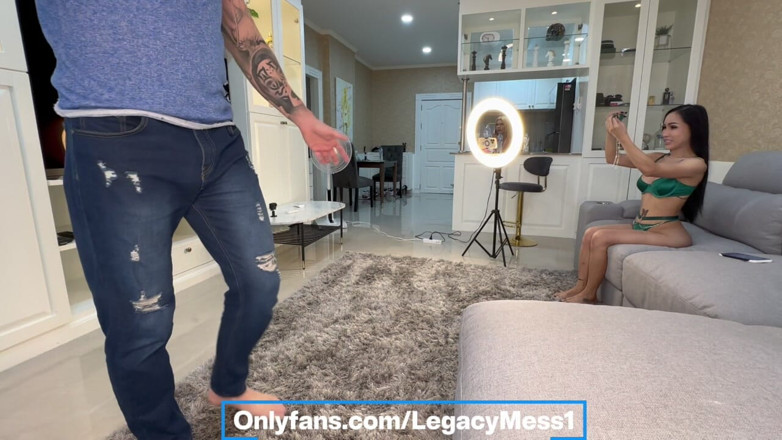 Legacy Mess: Seks bertiga – dua awek Asia seksi yang cantik digantung mengongkek...