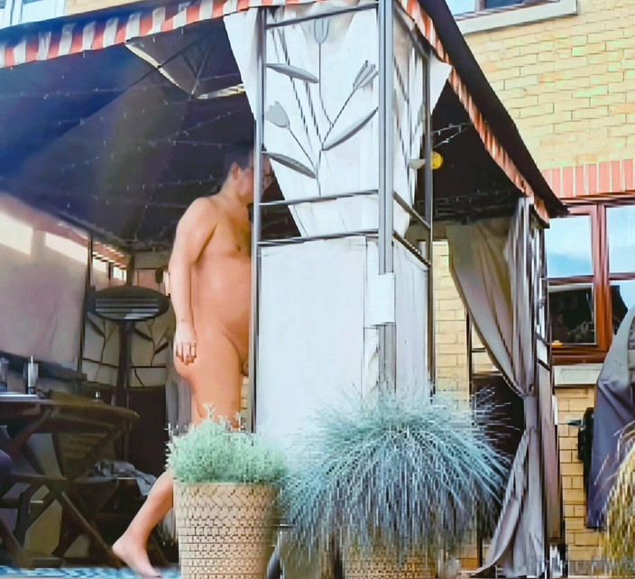 MaleModel: Doar pentru distracție, Nuditate Magic Chioșar