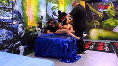 Gang Bang Germany: 18 岁女郎在群交和吞精 ggg john thompson