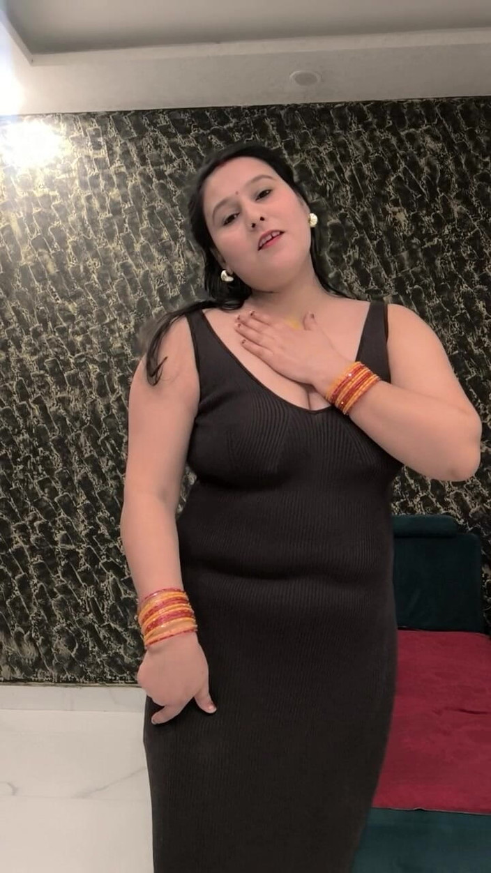 Puja555: Puja india gioca con grandi tette