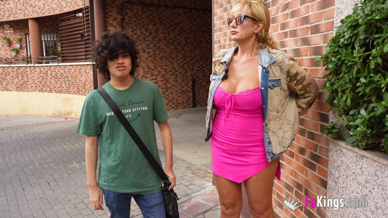 FAKings: Başka bir İspanyol üvey anne Fakings'te fantezilerini gerçekleştiriyor: Victoria Vera ateşli ve...