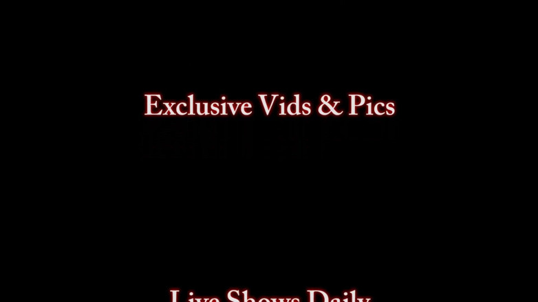 Julia Ann: Aksi hot dua tante seksi julia ann dan vicky vette...