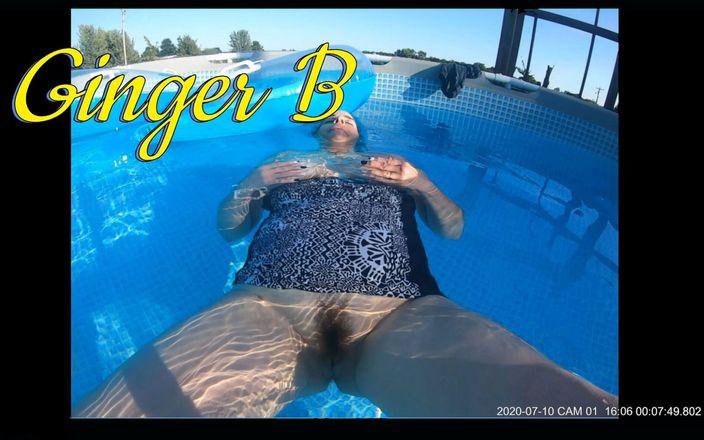 Victor N Ginger B: Ginger B laisse une surprise sur une trailcam