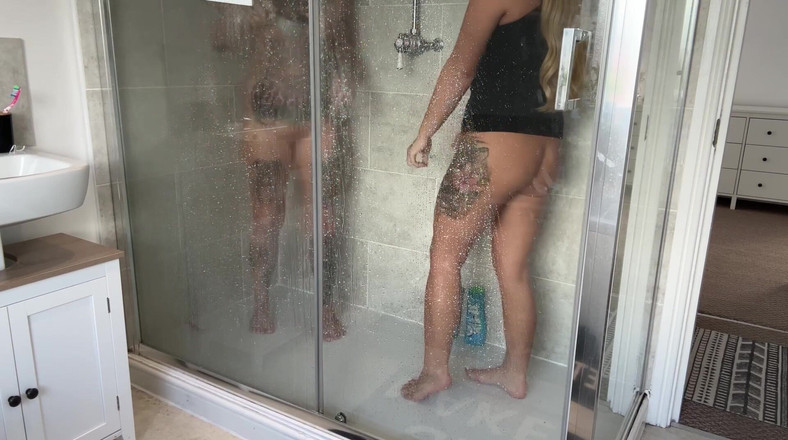 Yourfavecumslut: Désespoir de pipi avec mon copain au foyer