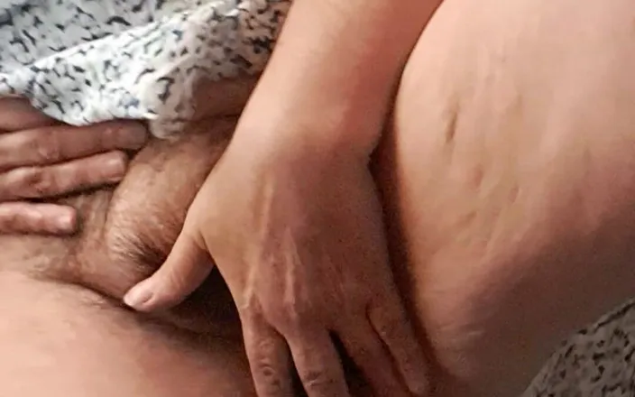 Mommy big hairy pussy: Showing Stepmom's Fat, Hairy Pussy Under Her Dress