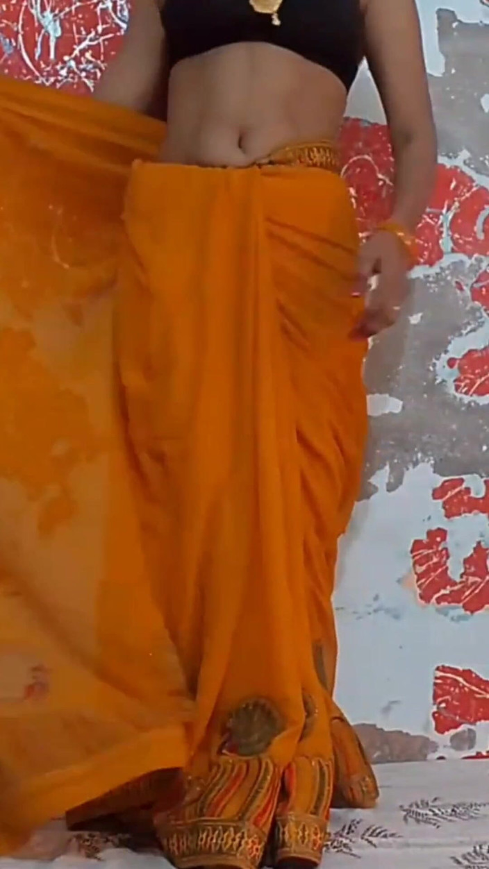 Divaya pussy: Evde yalnızım ve ruh halim değişiyor