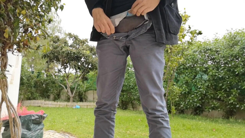 Rafael Torreano: Guy Smoking and Wanking Outside to Beat the Cold