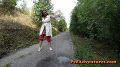 Pee Adventures: Наповнення баночки її сечею