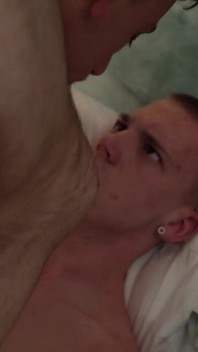 Młody Mathis dobrze zerżnięty przez Kolumbijczyka