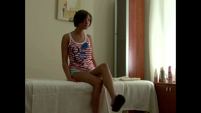 Mustang Accademy: Tânăra curvă nu poate rezista să sugă o pulă mare