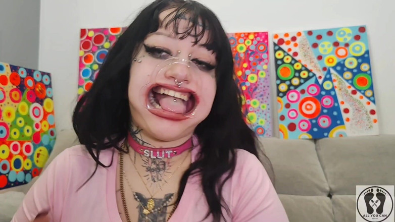 All You Can Fetish: Bimbo Curvy Girl Mouth Tongue Fetish