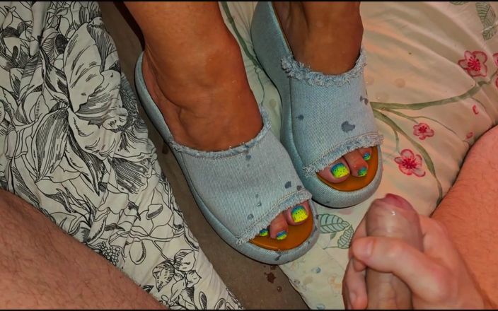 Anna Fire: Máy bay bà già nóng bỏng được đụ trong denim flip-flops trên...