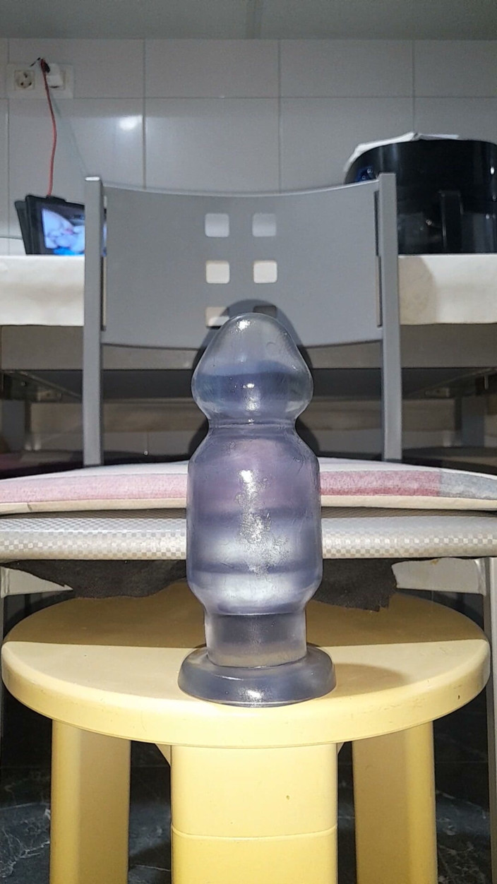 Xauencaliente: Vibrator mare și larg extrem care îmi dilată curul până în partea de...
