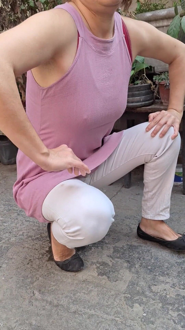 Agnes Swallow: Pissing Venku 1