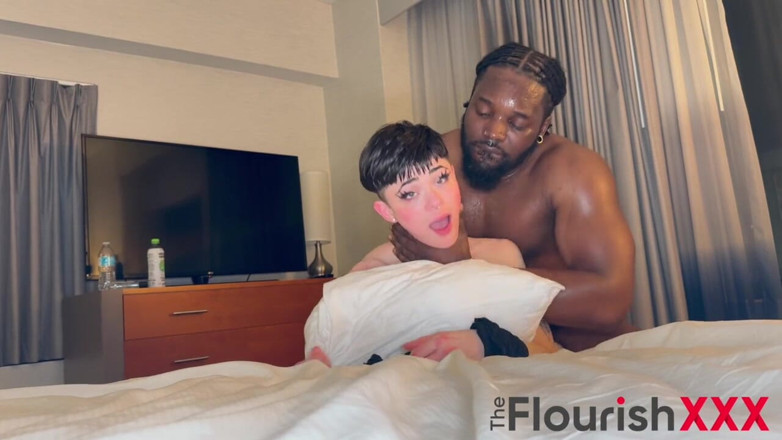 The Flourish XXX: Leccata di culo e scopata magenta Lexx e Samson Blaze...