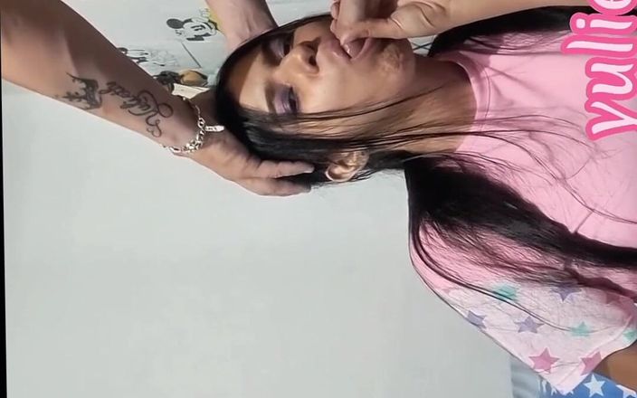 Yulieth Gomez: Неслухняна колумбійка пропонує фотографу в обмін на секс