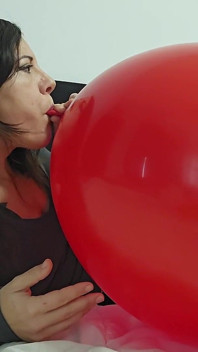 Fanculo un mega palloncino che non scoppia, che salta