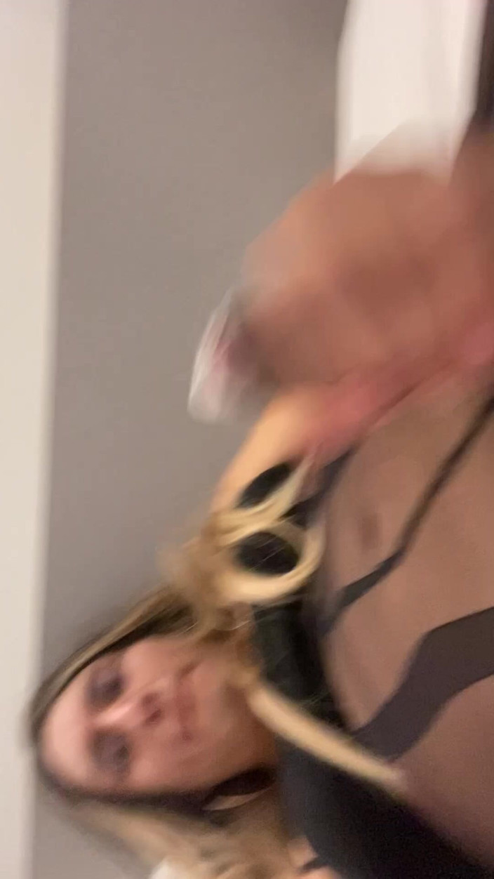 Natalia Valera: 나는 자위하고 내 정액을 마셔