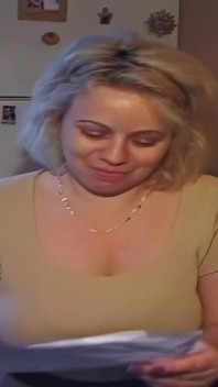 Le fantasie casalinghe britanniche hanno un lusso con julie