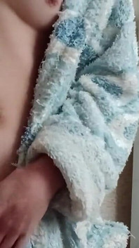After My Bath, I Masturbate While My Parents Are Having Dinner