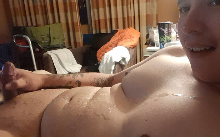 Lymph Guy: Handikappad pojke enormt spermasprut på hotell