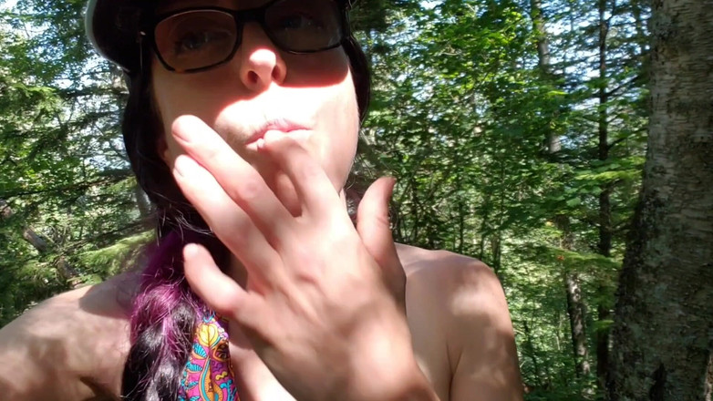Nerdy_faery: Senhora em aventuras de mijo nerd vermelho