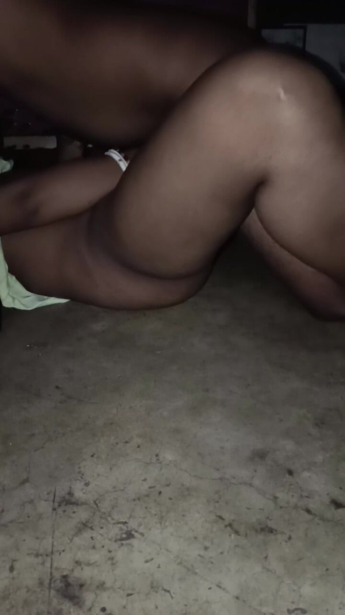 Roopmondal: Video seks panas India suami dan isteri