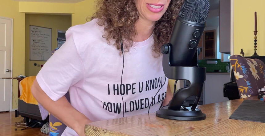 VibeWithMommy: Asmr rollenspel: vrouw vreemdgaande bekentenis. Hier is een live tikje...