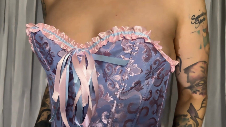 Miss Morticia: Équilibrez le fétiche