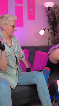 Spanking beim kommen - girl & femboy - 4k (vollständiges video)