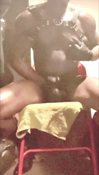 Brodyjayrichardson: ボディービルダーは、兼オーガズムに前立腺マッサージ展を提供します